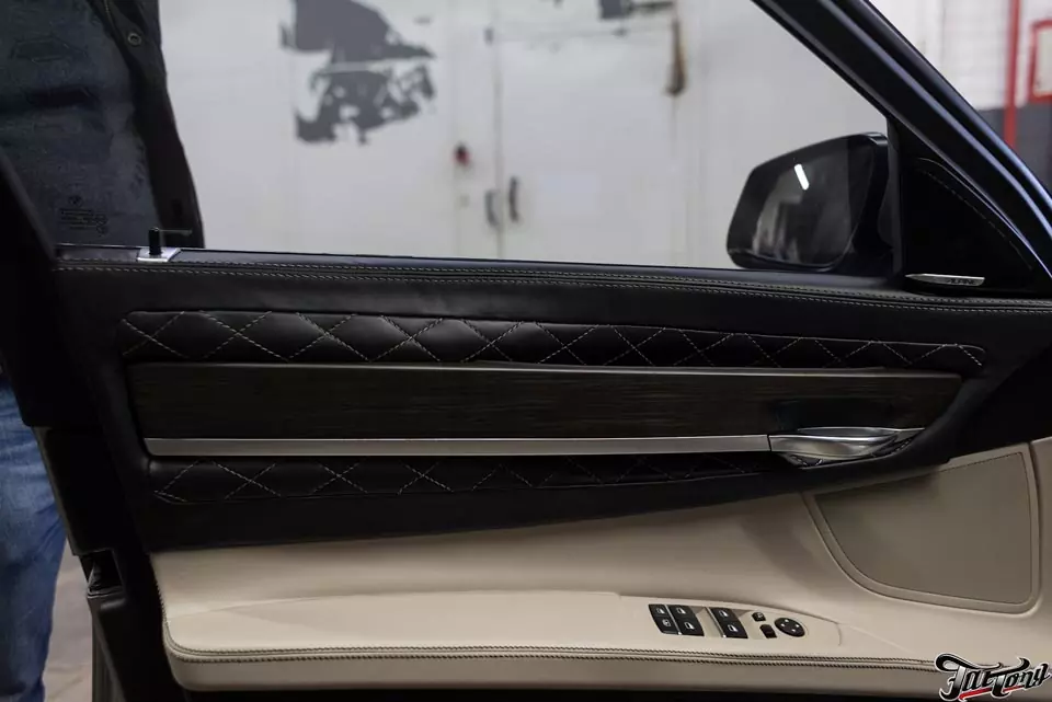BMW 7. Переделываем перетяжку верха торпедо и дверных карт.